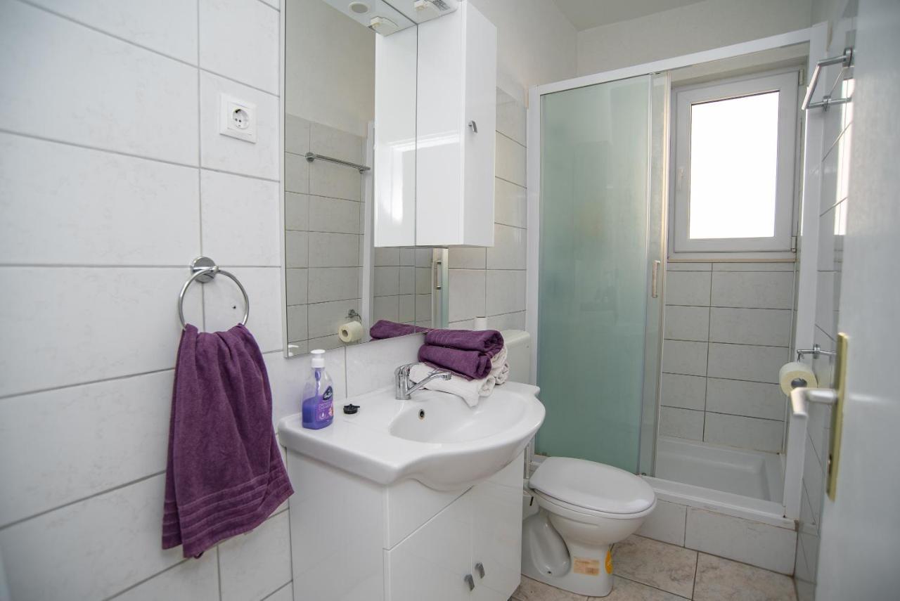Apartments By The Sea Sumpetar, Omis - 2808 Bagian luar foto