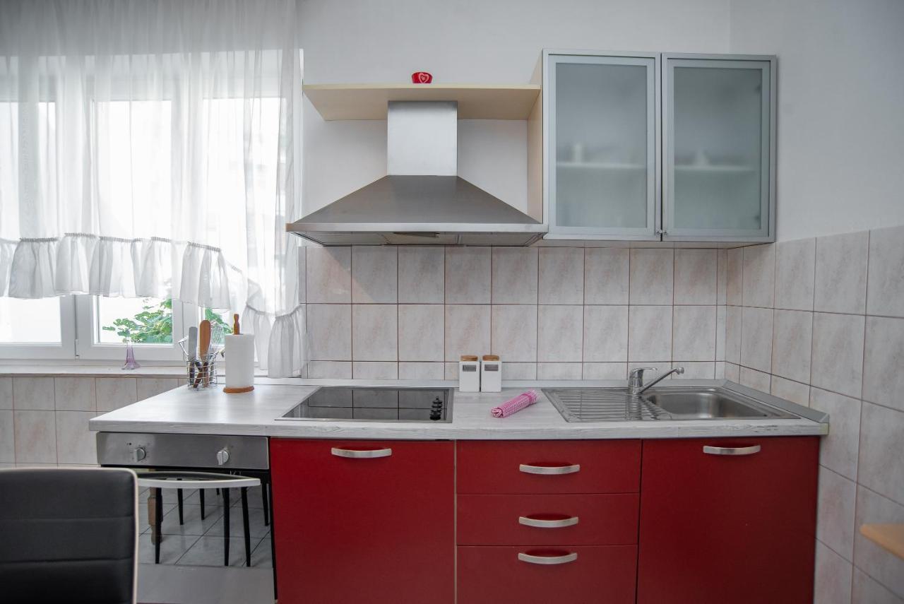 Apartments By The Sea Sumpetar, Omis - 2808 Bagian luar foto